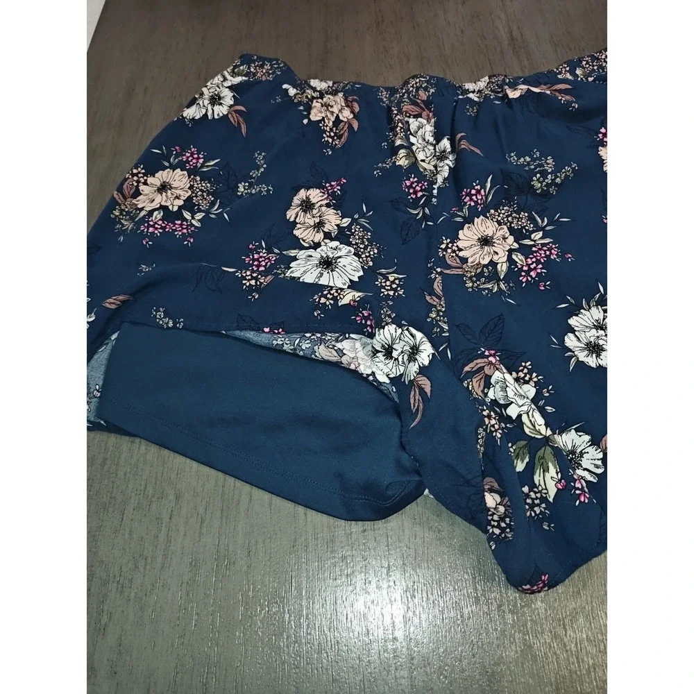 Torrid Woman's floral shorts,Inner Lined,Plus Size 1 - Picture 9 of 9